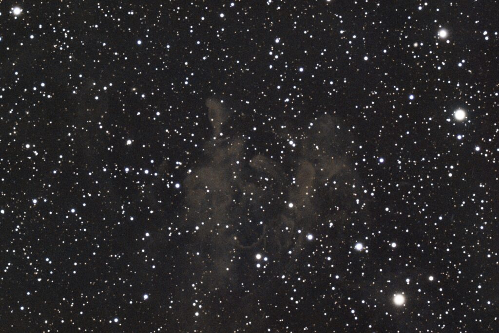 LBN 762, Drunken Dragon Nebula, 80 x 180 seconds captured on 12/11/2023, stacked and processed in Siril